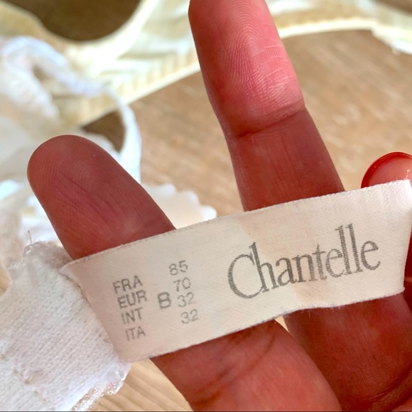 Lot of 3 vintage Chantelle bras 32B - Picture 5 of 5